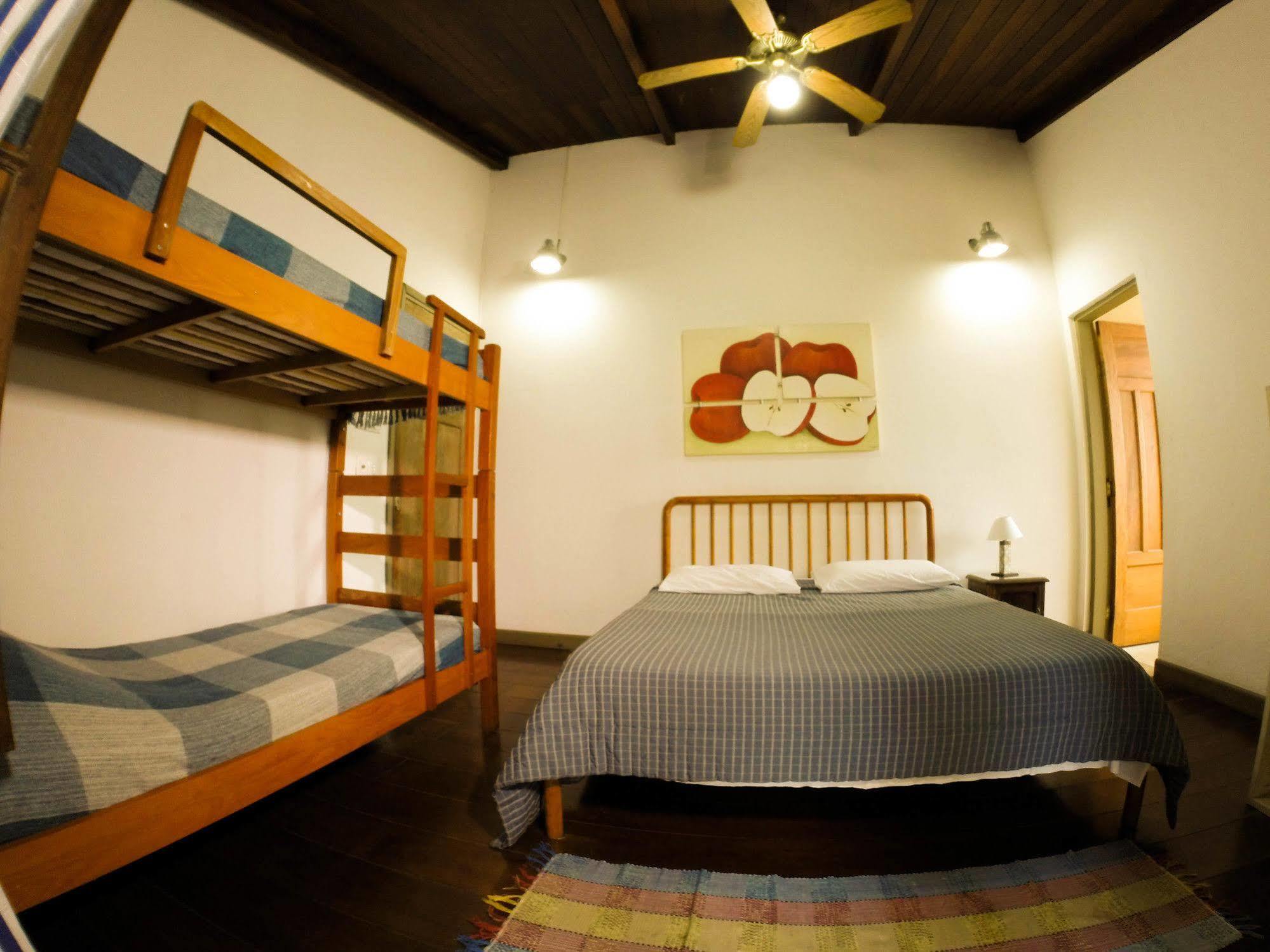 Hostel Central إلهابيلا المظهر الخارجي الصورة